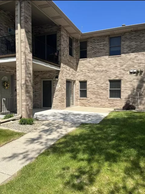 944 Birch Dr, Crown Point, IN 46307