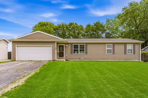 733 Devonshire Rd, Valparaiso, IN 46385