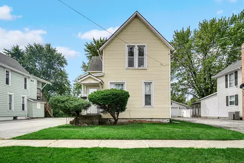 217 E North St, Crown Point, IN 46307