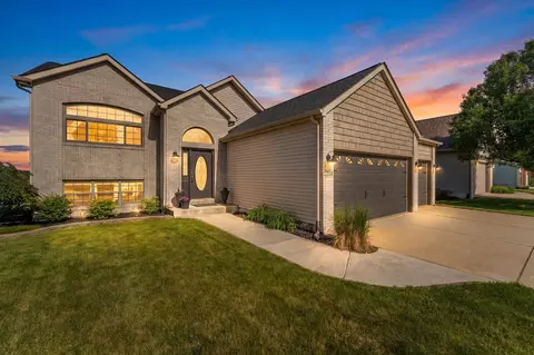 2753 Cameron Pl, Valparaiso, IN 46385