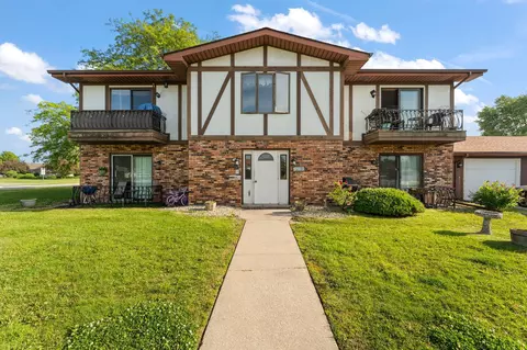 100 Plum Creek Dr #.3, Schererville, IN 46375