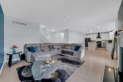 Living - 5833 Lancaster St, Crown Point, IN 46307 photo 2 of 2
