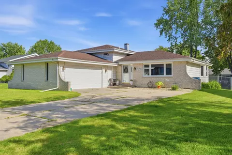 1507 W 94th Ct, Crown Point, IN 46307