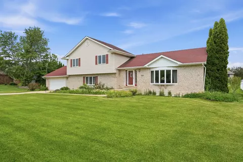 13320 Waverly Ave, Saint John, IN 46373