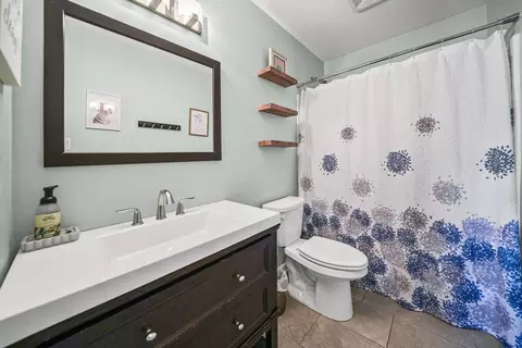 Bath - 3160 Westwind Ct, Crown Point, IN 46307 photo 1 of 2