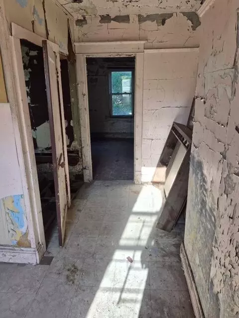 Entry Way - 2648 Pierce St, Gary, IN 46407 photo 2 of 2