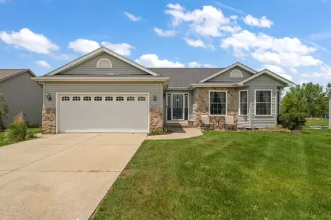 309 Pepper Creek Dr, Valparaiso, IN 46385