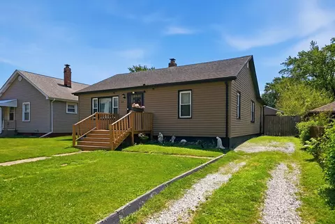 905 W 38th Pl, Hobart, IN 46342