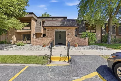405 Old Stone Rd #E4, Munster, IN 46321