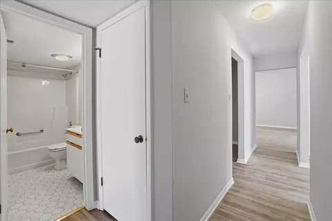 Entry Way - 405 Old Stone Rd #E4, Munster, IN 46321 photo 2 of 2