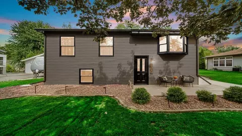 7409 Marshall Pl, Merrillville, IN 46410