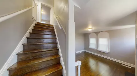 Entry Way - 323 Garfield St, Gary, IN 46404 photo 5 of 7