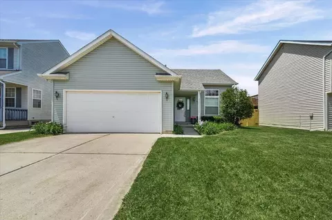641 Olive Hill Dr, Valparaiso, IN 46383