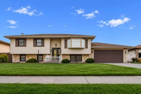 724 Briarwood Dr, Dyer, IN 46311