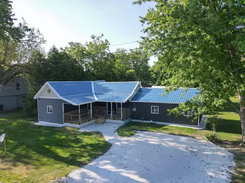 110 W Allen St, Kentland, IN 47951