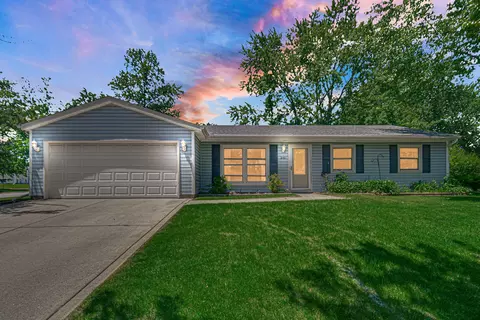 2101 Hollandale Dr, Valparaiso, IN 46383