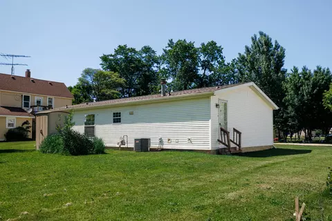 Exterior - 605 E Washington St, Morocco, IN 47963 photo 3 of 7