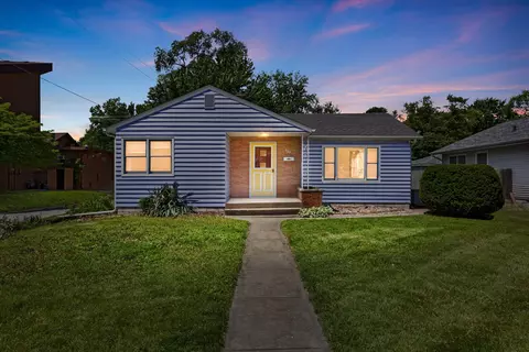 426 S 11th St, Chesterton, IN 46304
