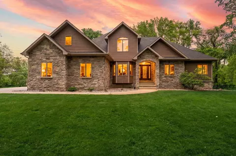 64 Nicholas Dr, Valparaiso, IN 46383