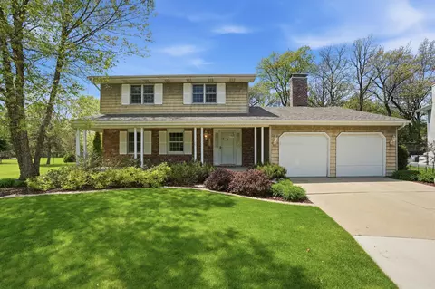 2060 Maid Marion Dr, Schererville, IN 46375