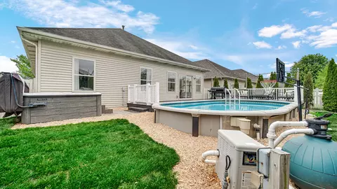 Exterior - 7628 E 103rd Dr, Crown Point, IN 46307 photo 6 of 7