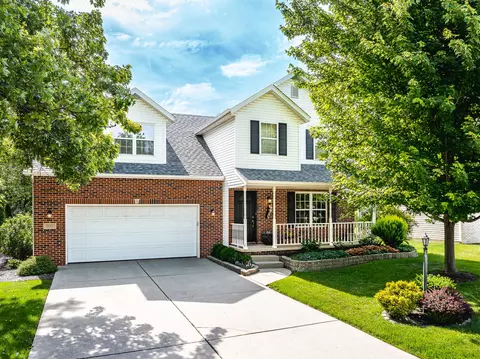203 Parkwood Dr, Valparaiso, IN 46383