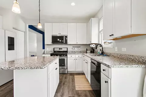 Kitchen - 9172 Briar Ln, Saint John, IN 46373 photo 3 of 3