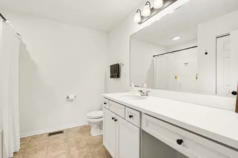 Bath - 9172 Briar Ln, Saint John, IN 46373 photo 2 of 3