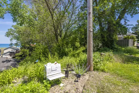 7710 Oak Ave, Gary, IN 46403