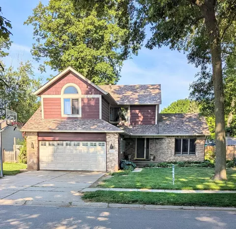 1609 Boca Lago Dr, Valparaiso, IN 46383