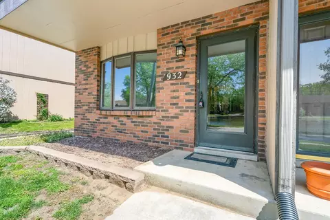 932 Jordan Cir, Schererville, IN 46375