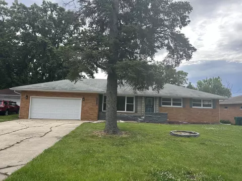 5429 Dexter Dr, Merrillville, IN 46410
