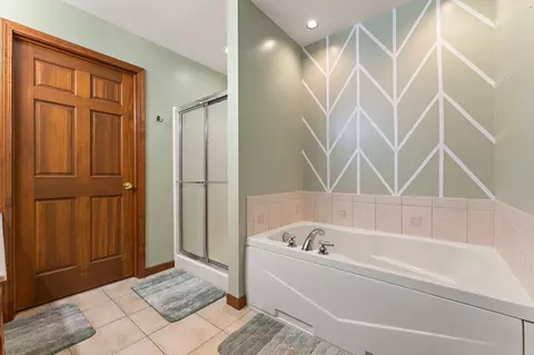 Bath - 7459 Spring Ct, De Motte, IN 46310 photo 3 of 4