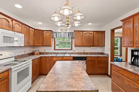 Kitchen - 7459 Spring Ct, De Motte, IN 46310 photo 4 of 4