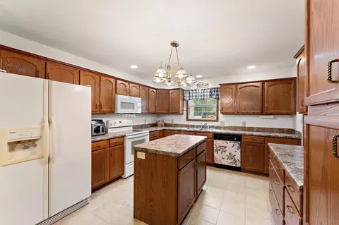 Kitchen - 7459 Spring Ct, De Motte, IN 46310 photo 3 of 4