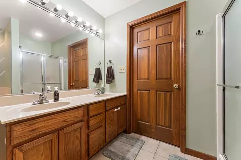 Bath - 7459 Spring Ct, De Motte, IN 46310 photo 4 of 4