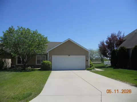 10597 Maine Dr, Crown Point, IN 46307