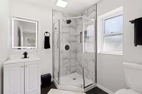 Bath - 553 555 Rhode Island Ct, Gary, IN 46402 photo 1 of 6