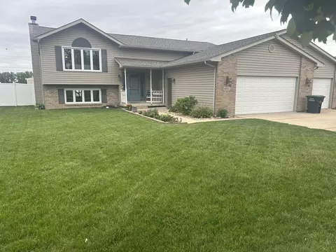 6713 Silver Cloud Dr, Portage, IN 46368