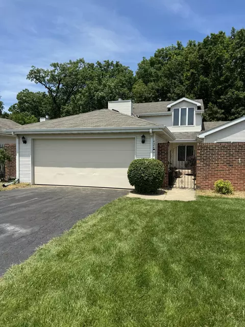 424 Deerpath Dr, Schererville, IN 46375
