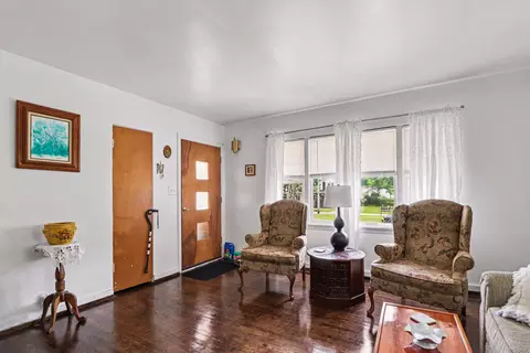Entry Way - 206 S Adams St, Hebron, IN 46341 photo 1 of 3