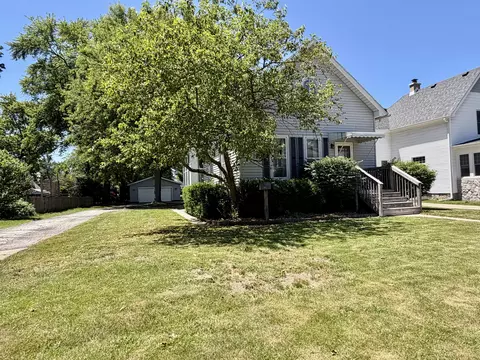 1706 Monroe St, La Porte, IN 46350