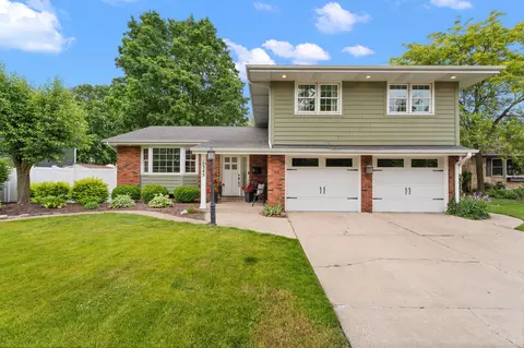 1343 Fran Lin Pkwy, Munster, IN 46321