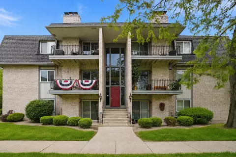 1725 Homan Dr #204, Schererville, IN 46375