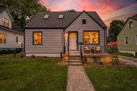 482 Grove Ave, Valparaiso, IN 46385