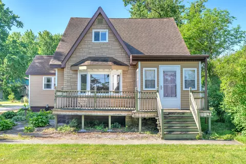 5587 W State Road 10, De Motte, IN 46310
