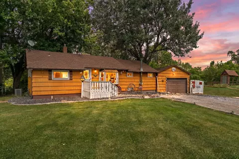 13 S Beulah Vista Dr, Hebron, IN 46341