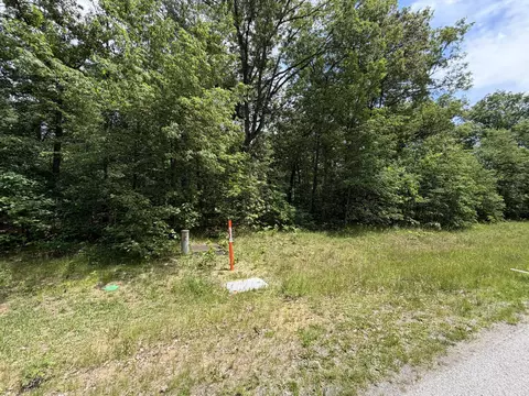 10411 Cynthia Ln, Wheatfield, IN 46392