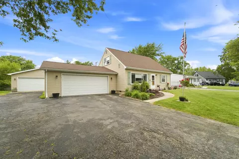 670 Newport Rd, Valparaiso, IN 46385