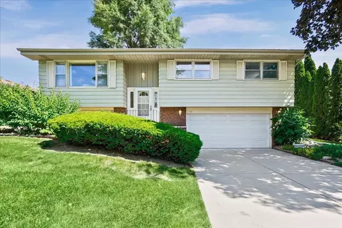 539 Willow Ln, Dyer, IN 46311